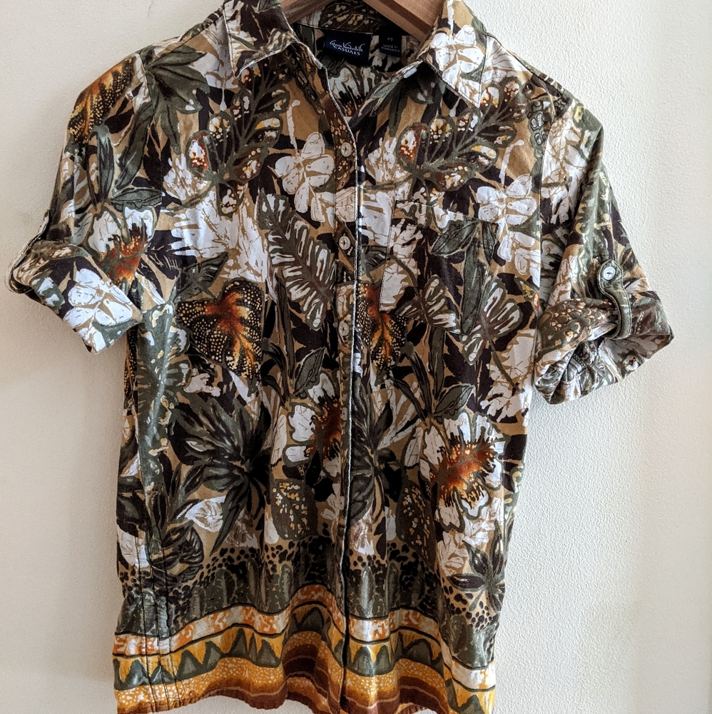 Gloria Vanderbilt Printed Button Down